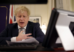 Boris Johnson annonce le reconfinement total de l'Angleterre