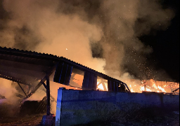 Tubersent : un hangar agricole détruit par un incendie 