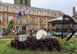 A Boulogne sur mer, le jardin éphémère sur le thème de la musique attire les touristes...