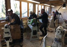 A La Capelle-les-Boulogne, des tourneurs sur bois vont construire la plus grande poivrière du monde !