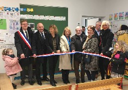 A Wierre Effroy, le village a inauguré la fin des travaux de l'école, de la salle des fêtes et de l'aire de jeux.