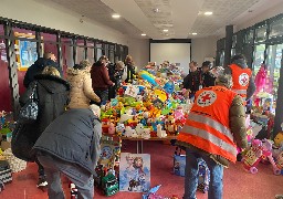 A Boulogne sur mer, des milliers de jouets collectés lors de l'opération du Bus de Noël de Marinéo !