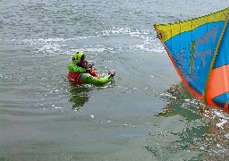 Berck: intervention de la SNSM pour un kite-surfeur en difficulté