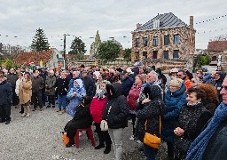 Nordausques : un rassemblement pour dénoncer le blocage administratif qui empêche l’arrivée de médecins. 