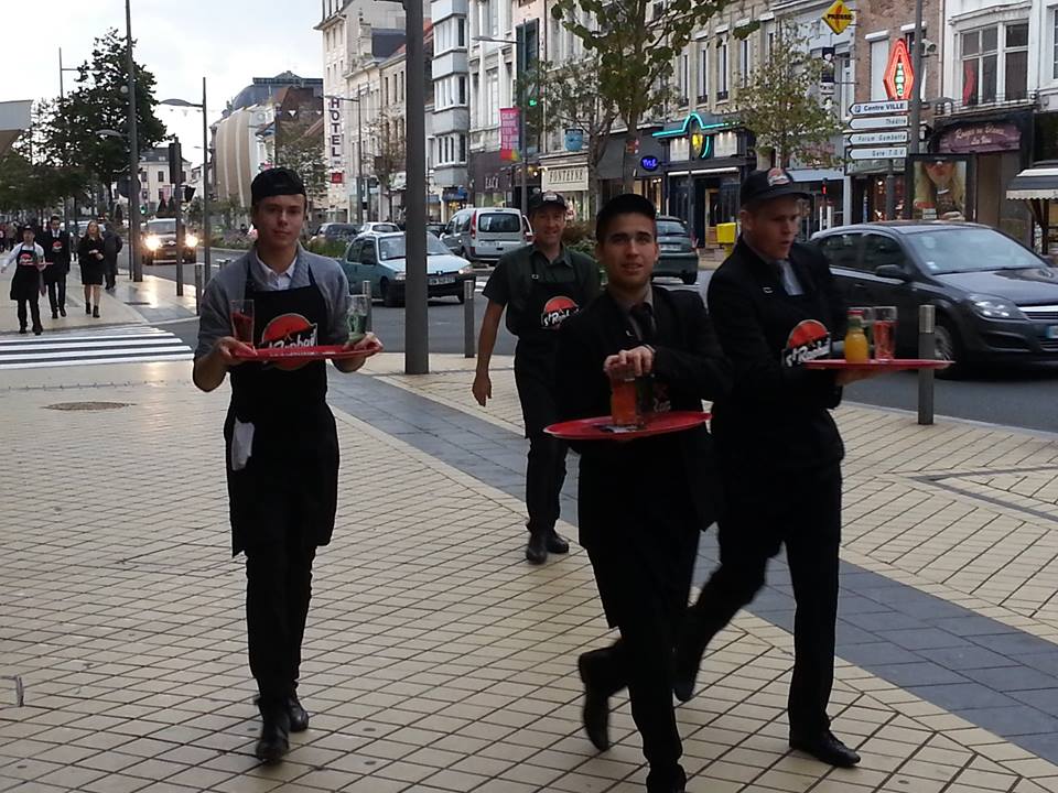 190 participants pour la course des garçons de café lundi après midi à Calais 