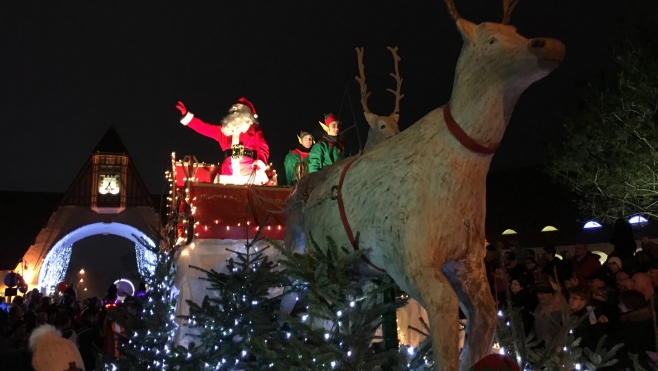 VIDEO : la parade de Noël du Touquet a attiré la foule