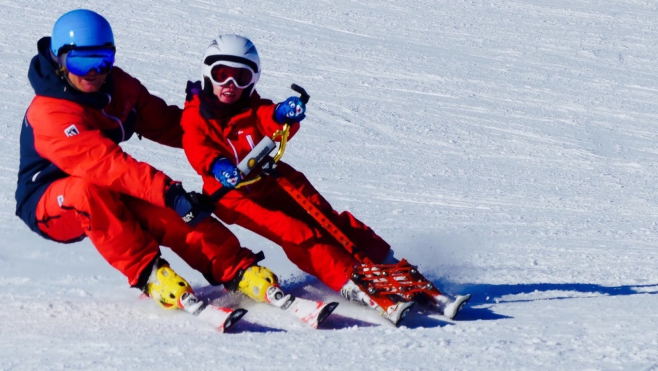 [VIDEO] Malgré son handicap, Selyan, fait du ski grâce au trottiski, et fait le buzz sur internet!