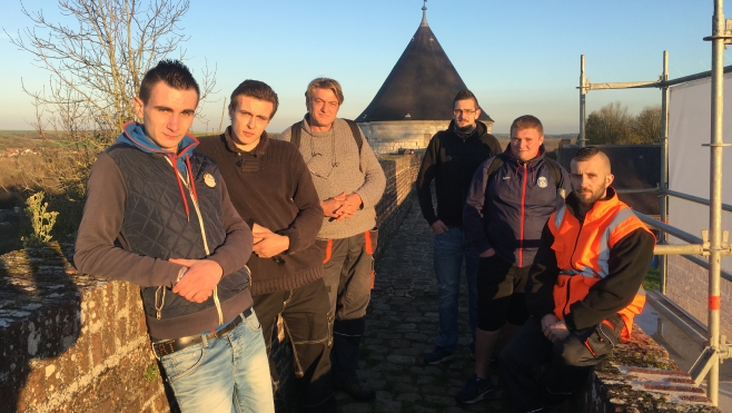 Le chantier de restauration des remparts à Montreuil vient d'être relancé