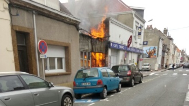 Une menuiserie ravagée par un incendie à Calais 