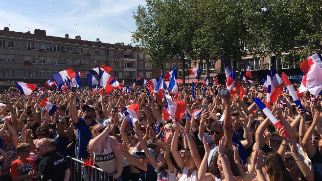 Dunkerque : trois chauffards interpellés pour avoir foncé dans la fan zone en mini moto. 