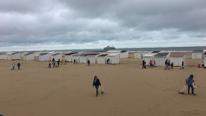 Opération plage propre à Calais