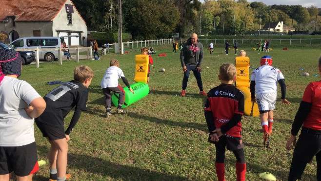 Etaples: 60 jeunes en stage avec des champions de rugby