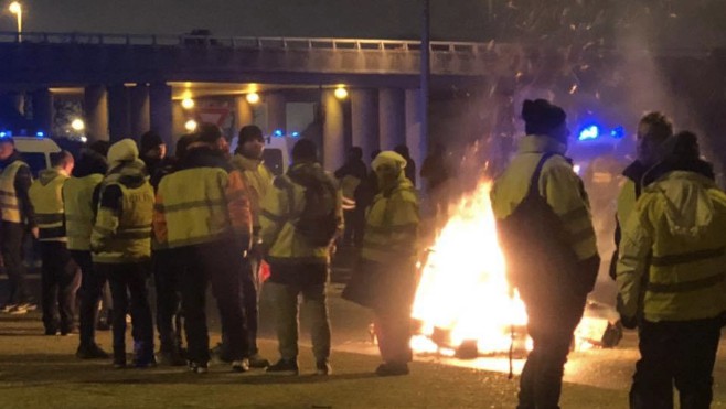 Gilets jaunes : nuit de tensions à Calais