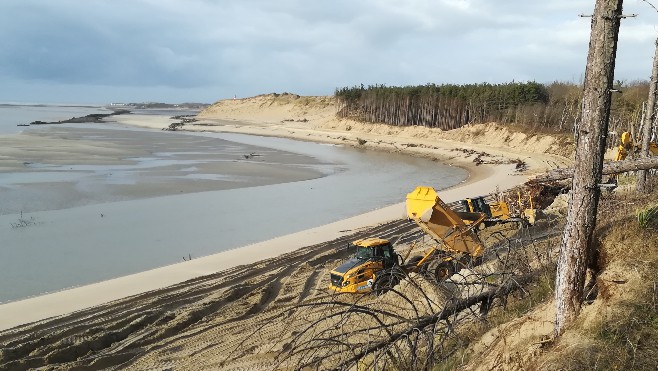 Nouvelle opération de réensablement au Bois de Sapins à Groffliers