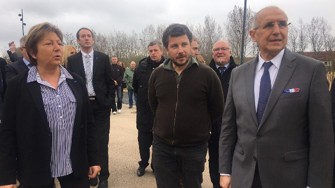 L’un des fils de Coluche inaugure le centre de ressources et de loisirs Coluche à Calais 