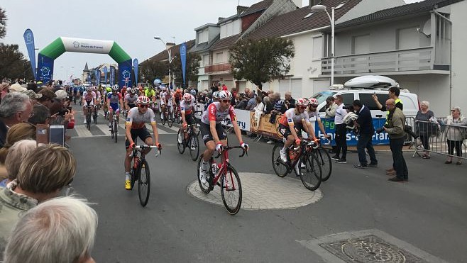 4 Jours de Dunkerque : des spectateurs conquis au départ de Fort-Mahon !