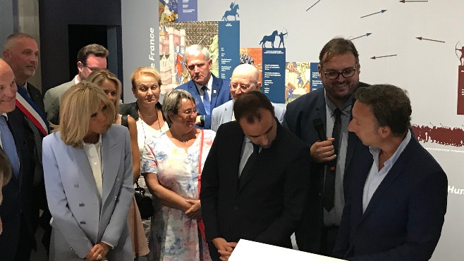 Stéphane Bern et Brigitte Macron ont inauguré le musée d'Azincourt rénové