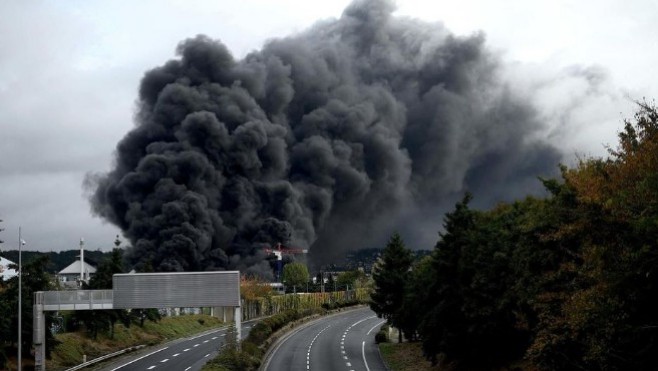 Incendie Lubrizol à Rouen: une cellule d'information ouverte dans la Somme, et des numéros vert dans le Nord et le Pas-de-Calais