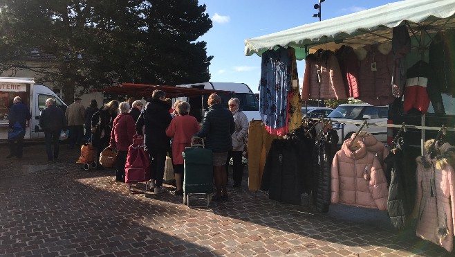 Clients et commerçants globalement satisfaits du retour du marché place de l’Europe à Marck