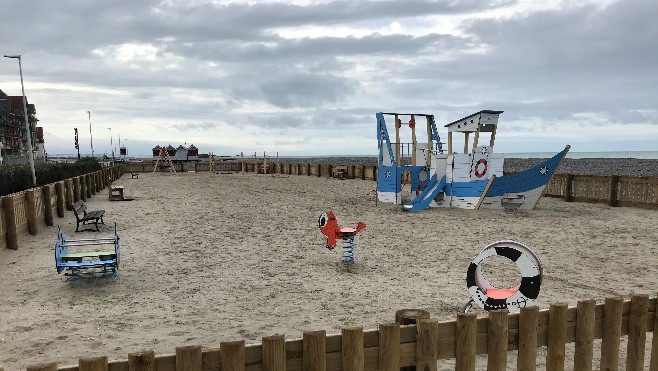 Cayeux-sur-Mer saisit la justice pour une aire de jeux non-conforme