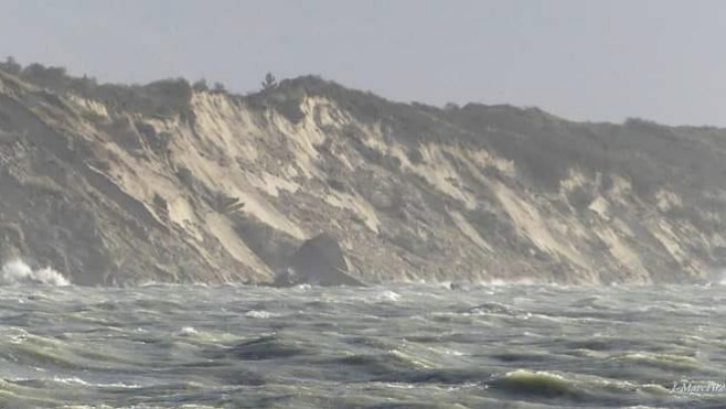 Un blockhaus tombe à l'eau en Baie d'Authie