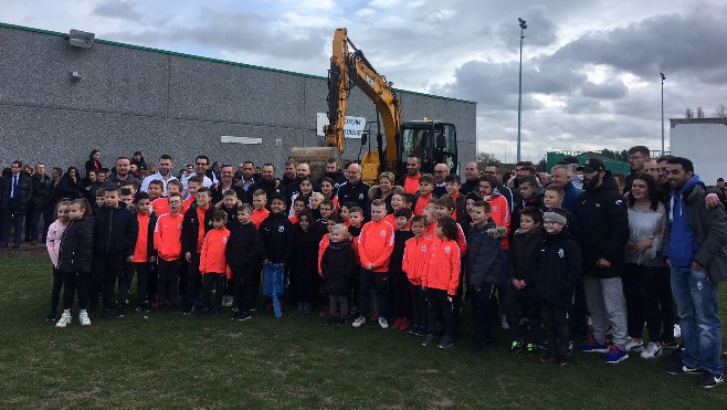 Lancement officiel des travaux du terrain de football synthétique au Beau-Marais à Calais