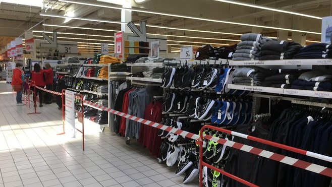 A Auchan Calais : les rayons sont fermés mais le retrait des produits autorisé !