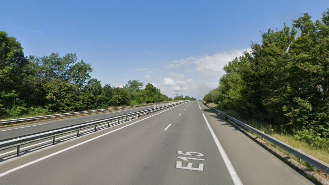 Marck: un véhicule s'embrase sur l'A26