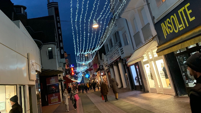 Touquet: les touristes au rendez-vous pour profiter des illuminations de Noël