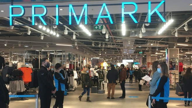 Primark à Cité Europe attire des centaines de clients dès son ouverture !