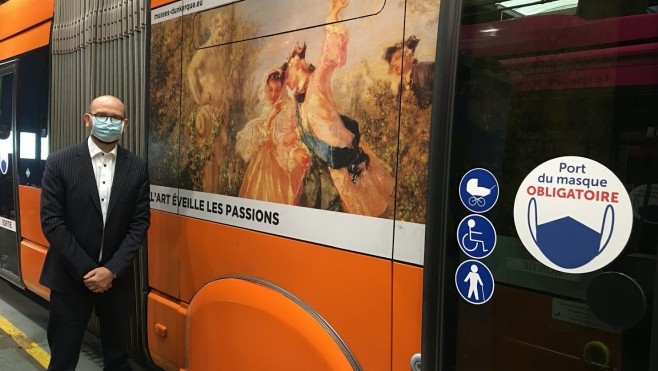 12 œuvres d'art s'affichent sur les bus de DK'bus !