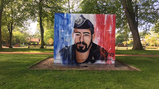 A Calais, le graffeur KMU rend hommage à Eric Masson