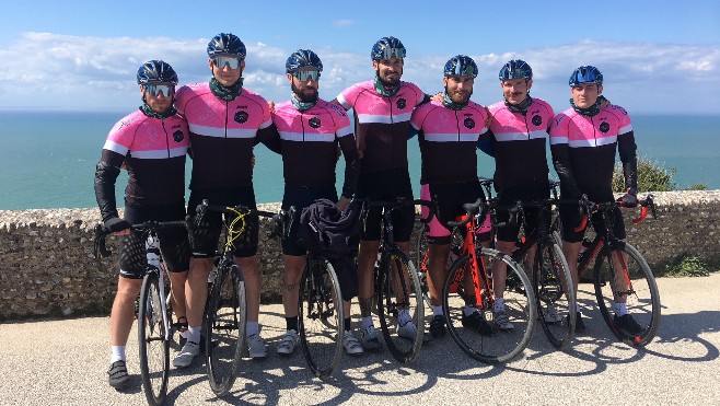 8 gendarmes relient le Cap d’Agde au Cap Blanc-Nez à vélo contre le cancer du sein