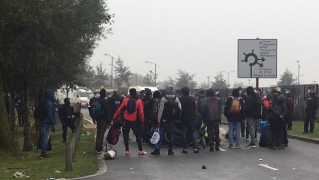 Flambée de violences à Calais entre migrants et CRS 