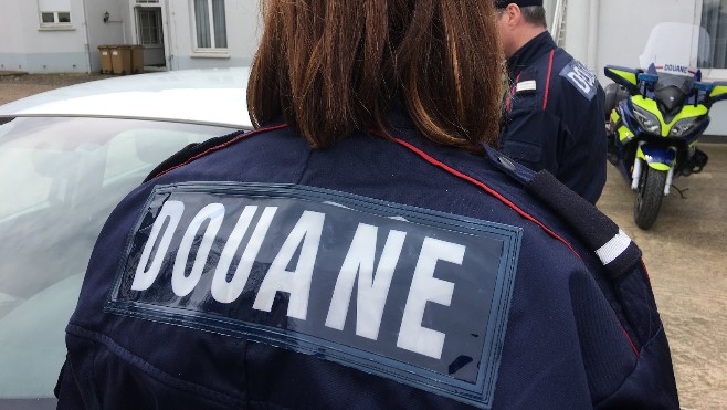 Loon-plage : 400 kilos de cocaïne découverts dans un conteneur.