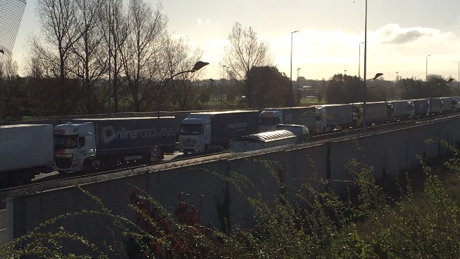  Les transporteurs routiers en colère contre le manque de fluidité au port de Calais