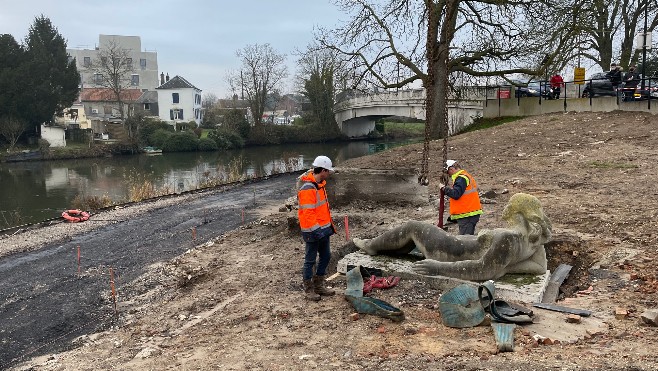 Abbeville: la statue de la Femme Nue désormais tournée vers le fleuve