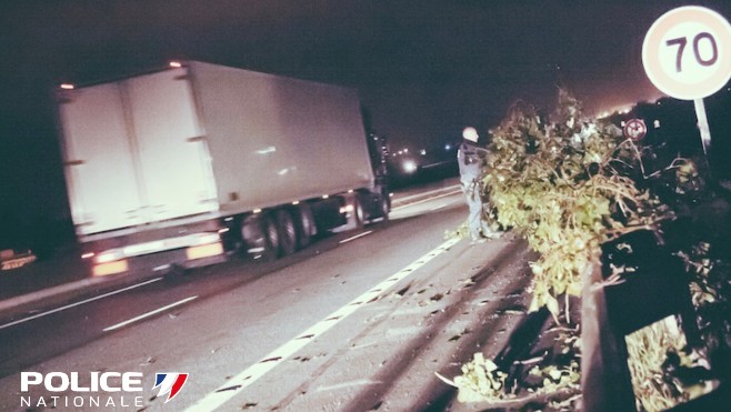 Calais/migrants : tentative de barrage déjouée cette nuit sur la rocade par les policiers