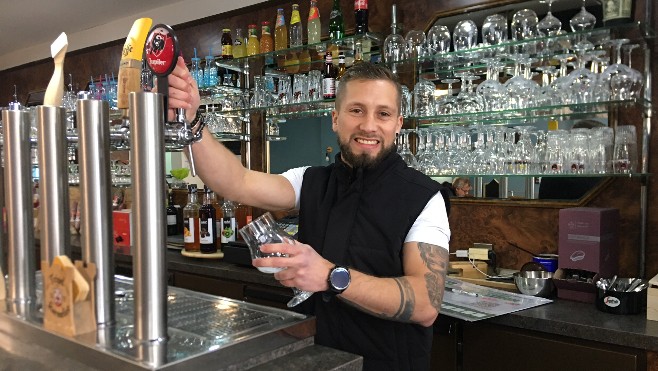 A Calais, un mois après sa reprise, Le Café du Théâtre a su conserver sa clientèle !