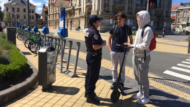 Opération de contrôle des piétons hier en centre-ville de Calais