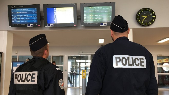 A Calais, une brigade de police spéciale pour sécuriser les gares.