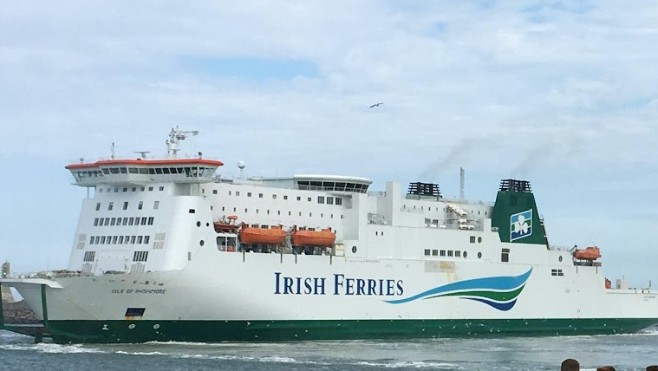 Un feu se déclare dans un navire d'Irish Ferries entre Douvres et Calais.