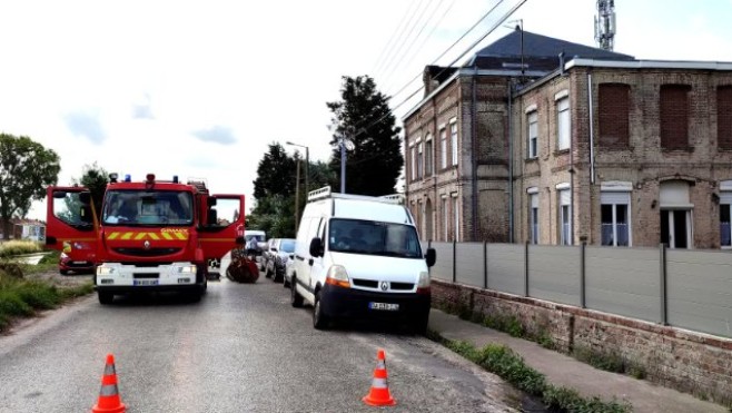 Feu de maison en fin de matinée à Sainte-Marie-Kerque