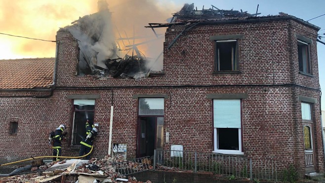 Hondschoote : un immeuble d'habitation ravagé par les flammes