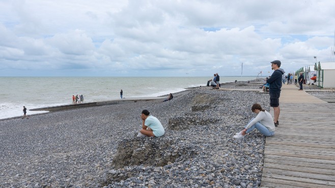 A Cayeux sur mer, la tempête Patricia a emporté des tonnes de galets.