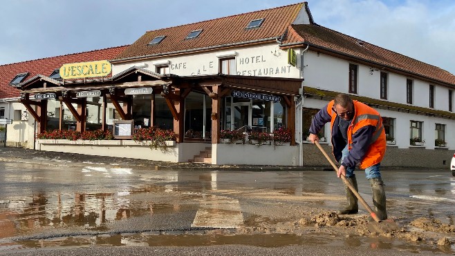 24h après le passage d'un torrent de boue, Escalles se relève... 