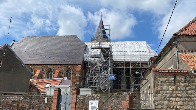 A Samer, la toiture de l'Eglise enfin en chantier.