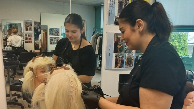 Une élève du lycée professionnel St-Pierre à Calais en lice pour le concours national du meilleur apprenti de France