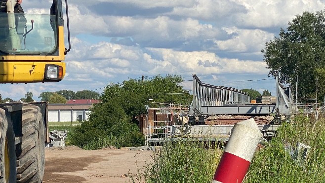 A Looberghe, le nouveau pont sera installé dans la nuit de mardi à mercredi.