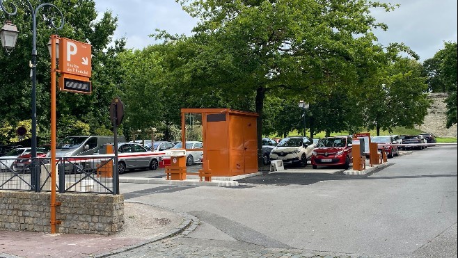 A Boulogne sur mer, le parking de l'Enclos de l'Evêché devient payant.